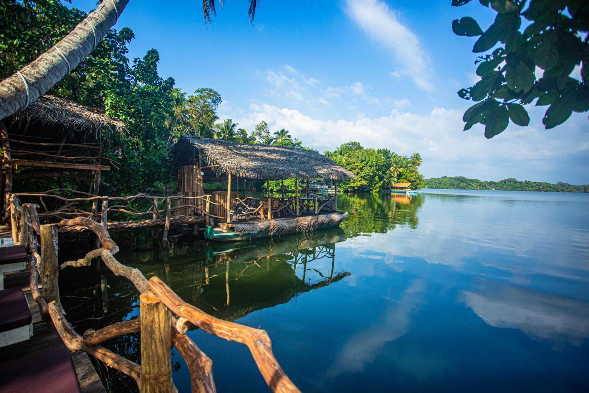 Aki Luna Lagoon Resort ヒッカドゥワ エクステリア 写真
