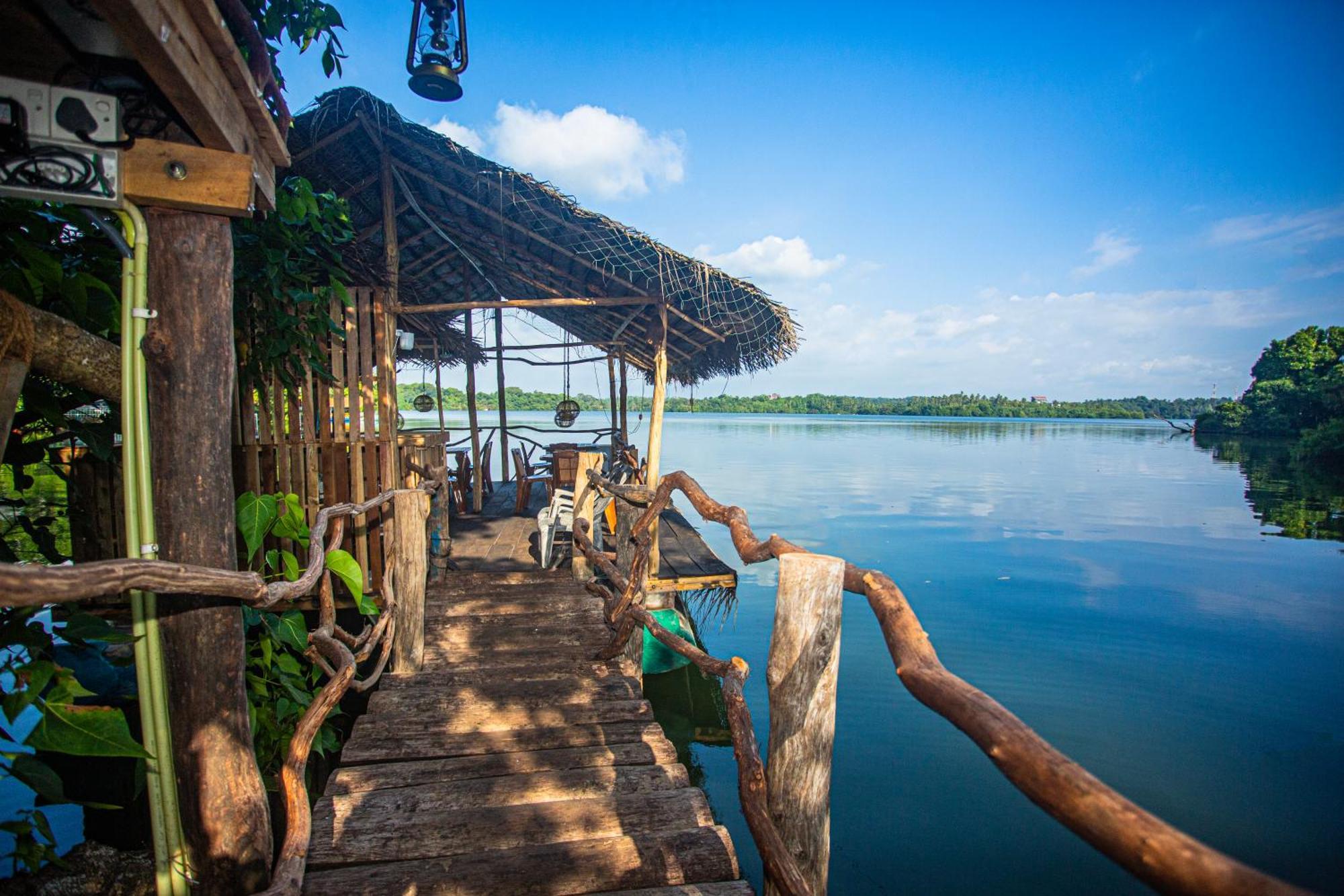 Aki Luna Lagoon Resort ヒッカドゥワ エクステリア 写真
